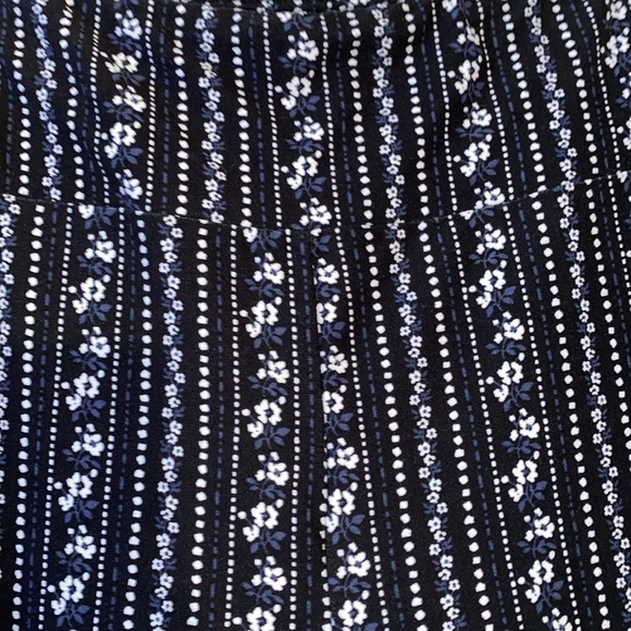 Floral Flare Pants - Picture 4 of 5